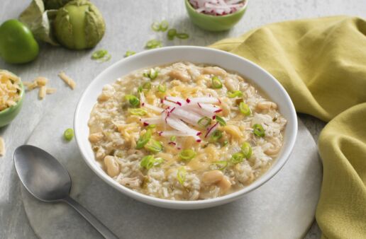 green-chicken-and-rice-chili-with-tomatillo-sauce